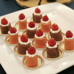 ヴィーナスコート - ロール・ショコラ、ロール・ベリー