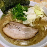 Menya Murata - 豚骨醤油ラーメン700円 大盛200円