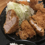 ひめ - 欲張りミックス定食 2090円
            断面アップ