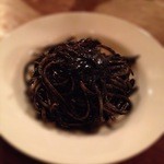 クオーレ・フォルテ - イカ墨のパスタ