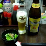 久美食堂 - お通しの菜っぱのおひたしも、ちゃんと美味しい