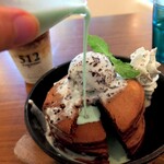 512 CAFE & GRILL - 濃厚チョコレートのチョコミントパンケーキ