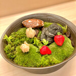 京懐石 吉泉 - イチゴとフルーツ鬼灯(ほおずき)