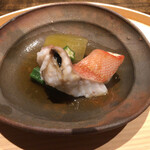 温石 - アコウの蒸し物
      身のイカったアコウの蒸し物はお初！！