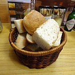 黄金パスタ - 自家製パン