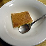 黄金パスタ - サービスのプリン