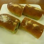 こみちのパン屋さん かて  - よもぎあんパン