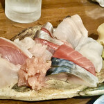 津軽海峡を渡って来た男 あきら - 