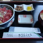 うろこいち - 本鮪ネギトロ丼。海苔で巻いて食べるのも好いかも。