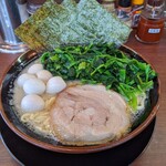 横浜家系ラーメン なるは家 - 