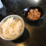 博多ラーメン なみへい - 辛ミンチ 150円
      ごはん[中] 120円