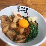 Menya Kokoro - 肉入り台湾まぜそば　麺少なめ　味玉半個サービス