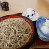 かりお茶屋 - 料理写真:白蕎麦大盛+黒豆むすび