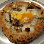 真鶴ピザ食堂 KENNY - ハムと卵とキノコ・S（アップ）（2020.6-2）