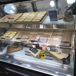 FROM - ショーケース