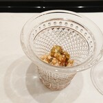 馬車道 大かわ - 毛蟹と鮑ナッツ和え