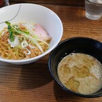 貝ガラ屋 - 限定 ガーリック牡蠣つけ麺