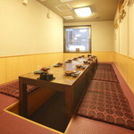 Yakitori Motsunabe Ikki - 掘りごたつの完全個室。