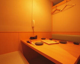 Yakitori Motsunabe Ikki - 4～8名様の個室空間。