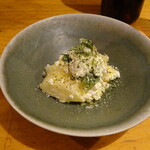 デイリー スタンド コポリ - （ハーフサイズ）白桃とカッテージチーズ、バジルのサラダ