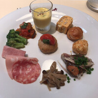 ラ・ベットラ・ダ・オチアイ ナゴヤ - この量の前菜は喜ばれる。