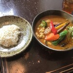 Rojiura Curry SAMURAI. 西野店 - 野菜カレー　辛さ1