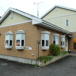 クルマは4台分ありですが停めずらいです