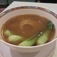 後楽園飯店 - 後楽園飯店(東京都文京区後楽)魚翅湯麺 フカヒレの姿煮入り汁そば 3,630円