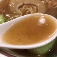後楽園飯店 - 後楽園飯店(東京都文京区後楽)魚翅湯麺 フカヒレの姿煮入り汁そば