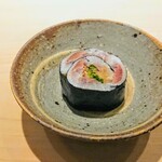 鮨 唐島 - 鰯の海苔巻き