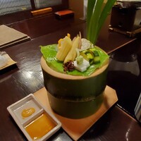 黒茶屋 - 地こんにゃくと胡麻豆腐　竹で涼しげです。
