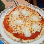 サイゼリヤ - マルゲリータピザ