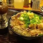 うどん 丸香 - 季節限定の肉うどんの冷。