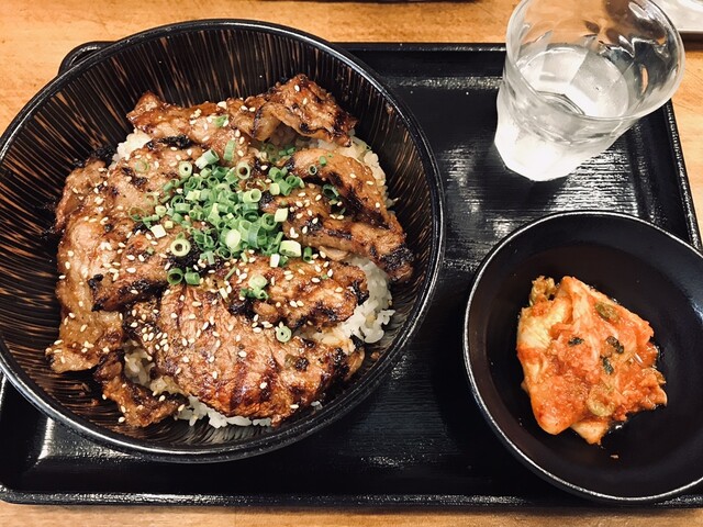 丼 カルビ