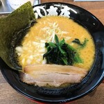 丸八商店 - 豚骨醤油ラーメン