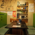 やぐら寿し - 店内（小上がりテーブル席）