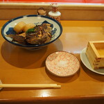 やぐら寿し - 鯛アラ炊き ＆ 吉野杉の樽酒