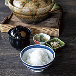 Isemon Honten - 土鍋で炊いた銀シャリ