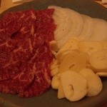 お肉とたまねぎ、にんにく！