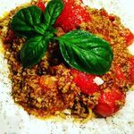 肉味噌ボロネーゼ・粗挽き黒胡椒とパルミジャーノチーズがけ