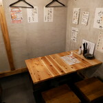 銀シャリ 原始焼き 食堂 ロビン - １階テーブル席【3名様～６名様】
