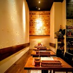 CAFE&GRILL ヒカリノアトリエ - テーブル