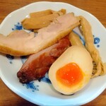 麺処 びぎ屋 - おかず