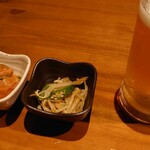 Gochisouya Kokoro - お通しとビール。やはり、お通しも美味い♪