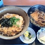 魚魚 - 但馬鶏の親子丼とミニうどん　980円