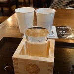 日本酒Bar角打ち - お冷、お茶はセルフサービス