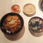 Yakiniku Botan - 焼肉丼（ランチ）900円