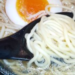 Hamasushi - ツヤツヤのストレート麺！