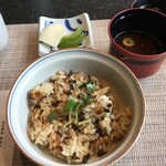 セトレ　ハイランドヴィラ - 秋刀魚と紫蘇の実の御飯　赤出し　香物