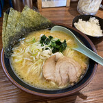 横濱家系ラーメン 幸家 - 